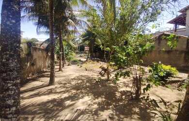 Imagem: O terreno possui 560m² de Área e está localizado em Costazul