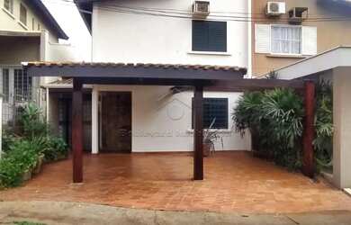 Imagem: A casa em condomínio possui 3 Dormitórios, 1 Banheiro, 4 Vagas