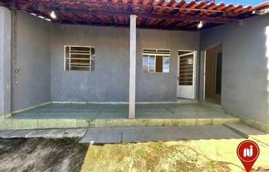 Imagem: A casa possui 2 Dormitórios, 1 Banheiro, 5 Vagas na garagem