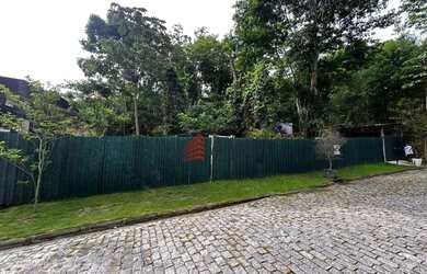 Imagem: O terreno possui 1000m² de Área e está localizado em Badu