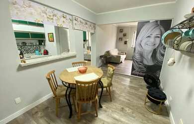 Imagem: O apartamento possui 1 Dormitório, 1 Banheiro, 1 Vaga na garagem