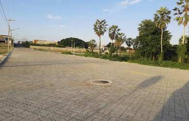 Imagem: O terreno possui 198m² de Área, Imóvel novo e está localizado