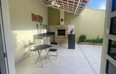 Imagem: A casa em condomínio possui 3 Dormitórios, 3 Banheiros, 2