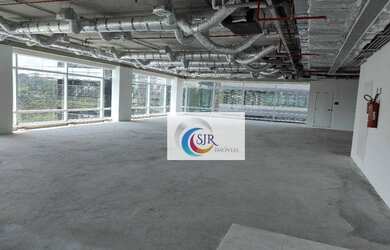 Imagem: O depósito possui 5 Vagas na garagem, 1.967m² de Área e