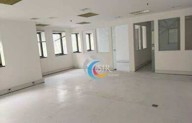 Imagem: O depósito possui 3 Vagas na garagem, 108m² de Área e está