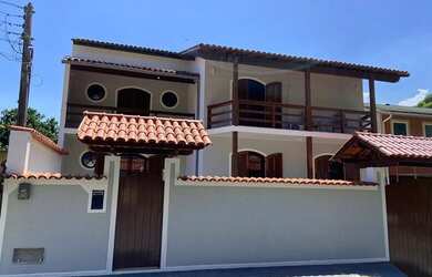 Imagem: A casa para alugar possui 5 Dormitórios, 3 Banheiros, 3 Vagas