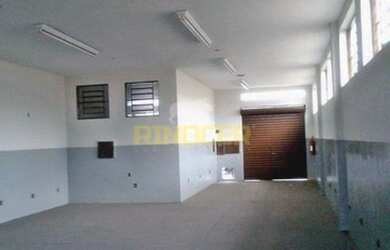 Imagem: A casa possui 3 Dormitórios, 5 Banheiros, 3 Vagas na garagem