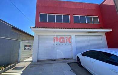 Imagem: O depósito possui 3 Vagas na garagem, 142m² de Área e está