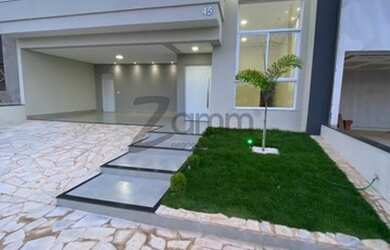 Imagem: A casa em condomínio possui 3 Dormitórios, 2 Banheiros, 4