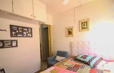 Imagem: O apartamento possui 2 Dormitórios, 1 Banheiro, 1 Vaga na garagem