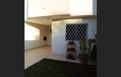 Imagem 2: IMOBILIARIA JUVEVE VENDE SOBRADO BOA VISTA RUA VICENTE GERONASSO