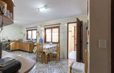 Imagem 11: Casa em Tristeza. Piscina, Churrasqueira, Varandae200m² de Área