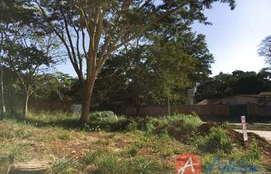 Imagem: O terreno possui 876m² de Área e está localizado em Santa