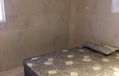 Imagem: O apartamento possui 1 Dormitório, 1 Banheiro, 1 Vaga na garagem