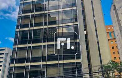 Imagem: O depósito possui 4 Vagas na garagem e 244m² de Área e está