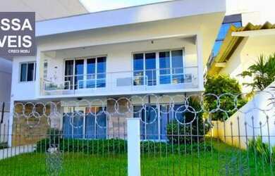 Imagem: A casa possui 4 Dormitórios, 1 Banheiro, 1 Vaga na garagem