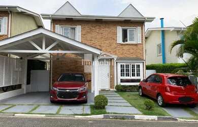 Imagem: A casa possui 4 Dormitórios, 4 Banheiros, 4 Vagas na garagem