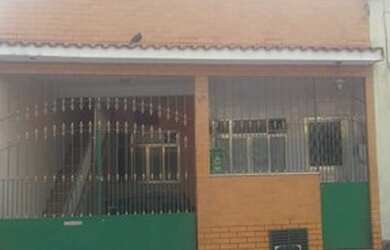 Imagem: A casa possui 3 Dormitórios, 2 Banheiros, 1 Vaga na garagem