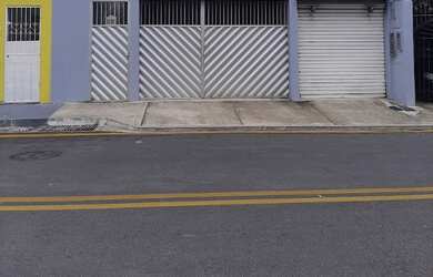 Imagem: A casa possui 2 Dormitórios, 1 Banheiro e 1 Vaga na garagem