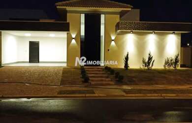 Imagem: A casa em condomínio possui 4 Dormitórios, 5 Banheiros, 2