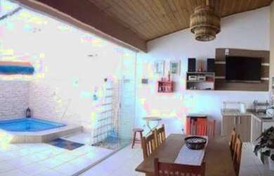 Imagem: A casa em condomínio possui 4 Dormitórios, 4 Banheiros, 4