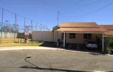 Imagem 1: Casa de Esquina. Lote Duplo. 300m². Goiânia. Condomínio Flores de Goiás