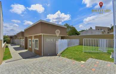 Imagem: A casa em condomínio possui 2 Dormitórios, 1 Banheiro, 2 Vagas