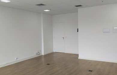 Imagem 6: Sala comercial mobiliada para locação em Alphaville com infraestrutura...