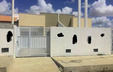 Imagem: A casa possui 2 Dormitórios, 1 Banheiro, 1 Vaga na garagem