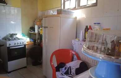 Imagem 10: Casa mais bar parede colada