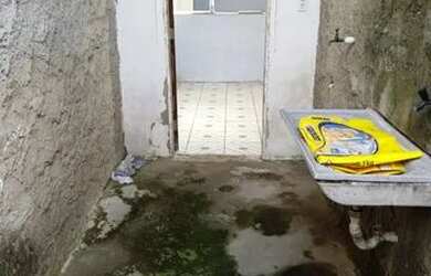 Imagem: A casa possui 2 Dormitórios, 1 Banheiro, 1 Vaga na garagem