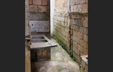 Imagem: A casa possui 2 Dormitórios, 2 Banheiros e está localizado