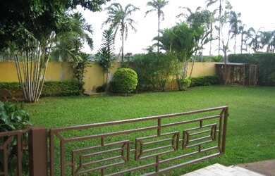 Imagem: A casa em condomínio possui 2 Dormitórios, 3 Banheiros, 3