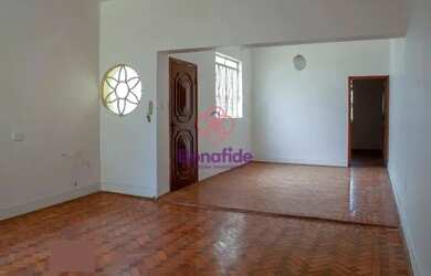 Imagem: A casa possui 2 Dormitórios, 2 Banheiros, 2 Vagas na garagem