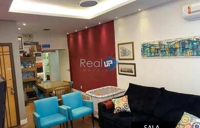 Imagem: O apartamento possui 3 Dormitórios, 1 Banheiro, 1 Vaga na garagem