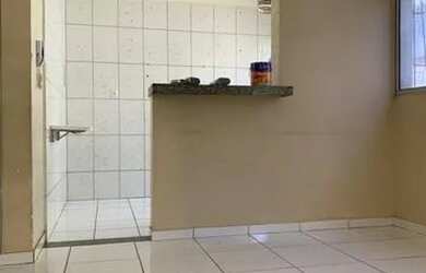 Imagem: O apartamento possui 2 Dormitórios, 1 Banheiro, 1 Vaga na garagem