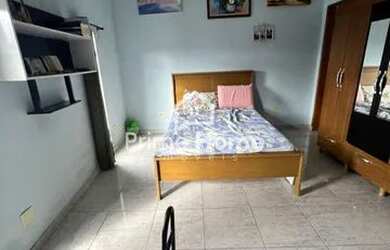 Imagem: A casa possui 5 Dormitórios, 4 Banheiros, 1 Vaga na garagem