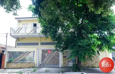 Imagem: A casa possui 3 Dormitórios, 4 Banheiros, 3 Vagas na garagem