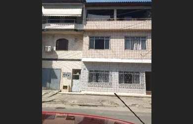 Imagem: A casa possui 3 Dormitórios, 3 Banheiros, 360m² de Área e