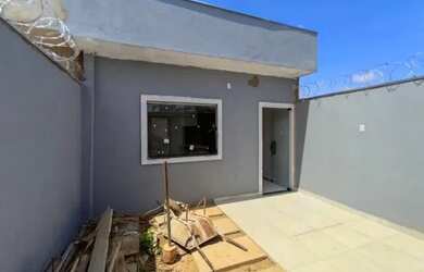 Imagem: A casa possui 2 Dormitórios, 1 Banheiro, 1 Vaga na garagem