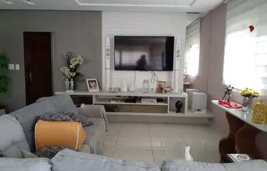 Imagem: A casa possui 5 Dormitórios, 5 Banheiros, 5 Vagas na garagem