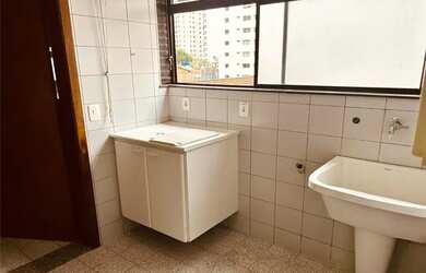 Imagem 7: Apartamento de 4 quartos para alugar no bairro None