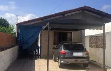 Imagem: A casa possui 1 Dormitório, 1 Banheiro, 2 Vagas na garagem