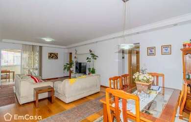 Imagem: O apartamento possui 3 Dormitórios, 1 Banheiro, 2 Vagas na