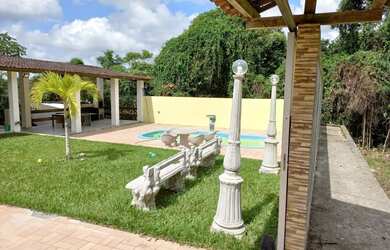 Imagem: A casa em condomínio possui 4 Dormitórios, 4 Banheiros, 5