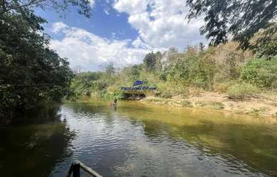 Imagem: O terreno possui 240m² de Área e está localizado em Área