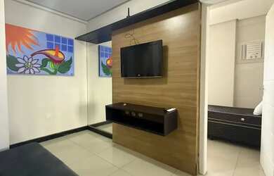 Imagem: O apartamento possui 2 Dormitórios, 1 Banheiro, 1 Vaga na garagem