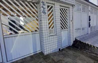 Imagem: A casa possui 2 Dormitórios, 1 Banheiro, 5 Vagas na garagem