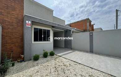 Imagem: A casa possui 3 Dormitórios, 1 Banheiro, 1 Vaga na garagem