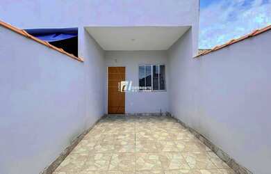 Imagem: A casa possui 2 Dormitórios, 1 Banheiro, 1 Vaga na garagem